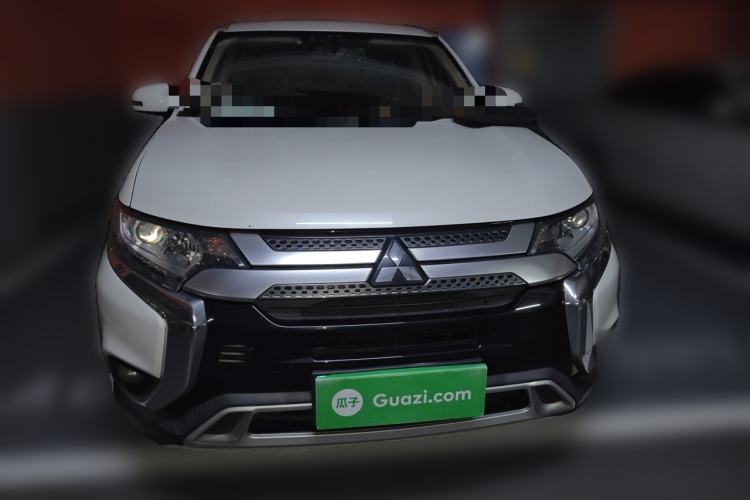 Used Mitsubishi Outlander 2020 2.0L Two-Wheel Drive Comfort Edition 7-Seater Front