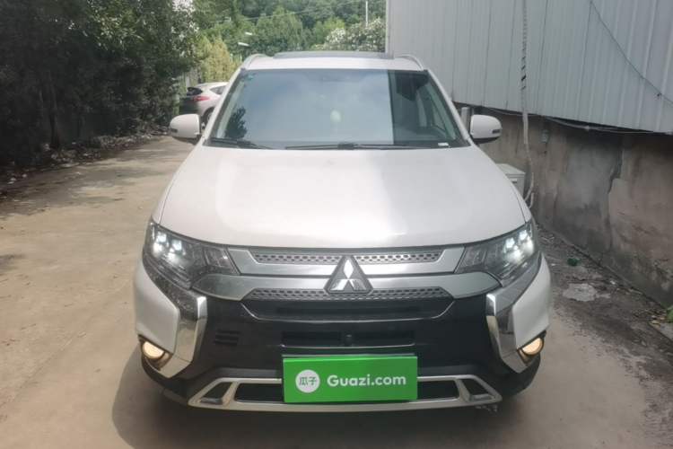 Used Mitsubishi Outlander 2020 2.4L 4x4 Zhi Xiang Edition 5 Seats Front