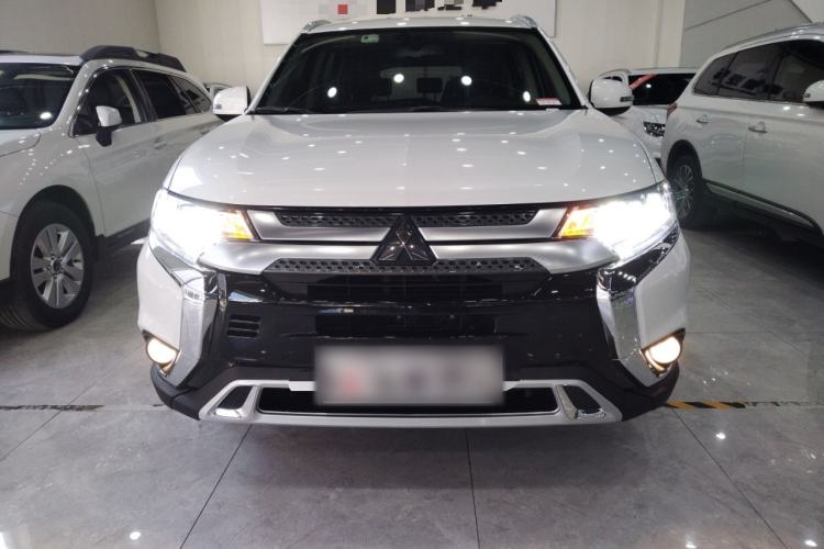Used Mitsubishi Outlander 2020 2.4L 4x4 Zhi Xiang Edition 5 Seats Front