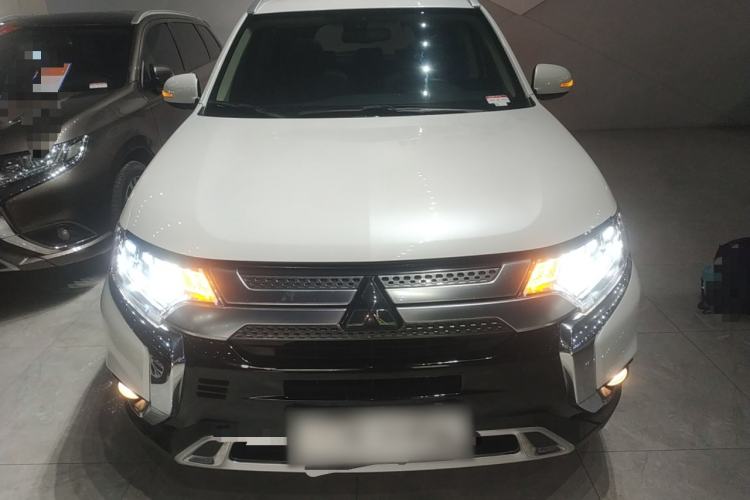 Used Mitsubishi Outlander 2020 2.4L 4x4 Zhi Xiang Edition 5 Seats Front