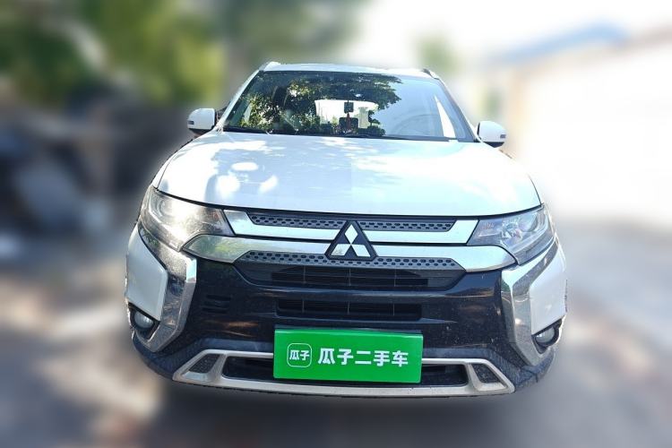 Used Mitsubishi Outlander 2020 2.0L Two-Wheel Drive Enjoyment Version 5 Seats Front