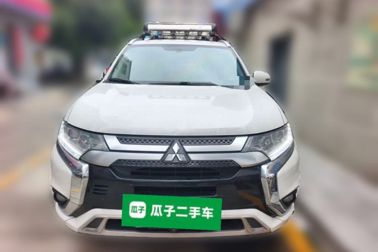 Used Mitsubishi Outlander 2020 2.0L Two-Wheel Drive Comfort Edition 7-Seater Front