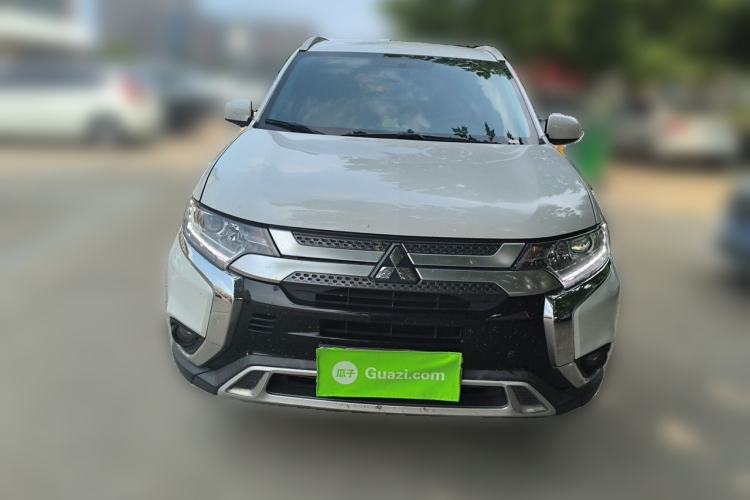 Used Mitsubishi Outlander 2020 2.0L Two-Wheel Drive Comfort Edition 5 Seats Front