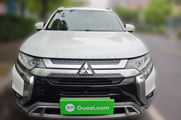 Used Mitsubishi Outlander 2020 2.0L Two-Wheel Drive Enjoyment Version 5 Seats Front