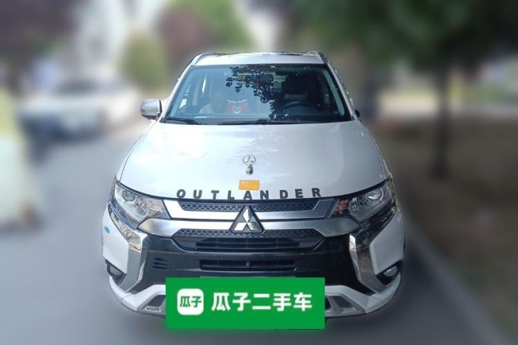 Used Mitsubishi Outlander 2020 2.0L Two-Wheel Drive Comfort Edition 7-Seater Front