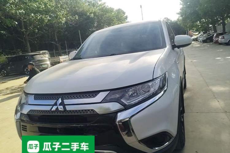 Used Mitsubishi Outlander 2020 2.0L Two-Wheel Drive Comfort Edition 5 Seats Front