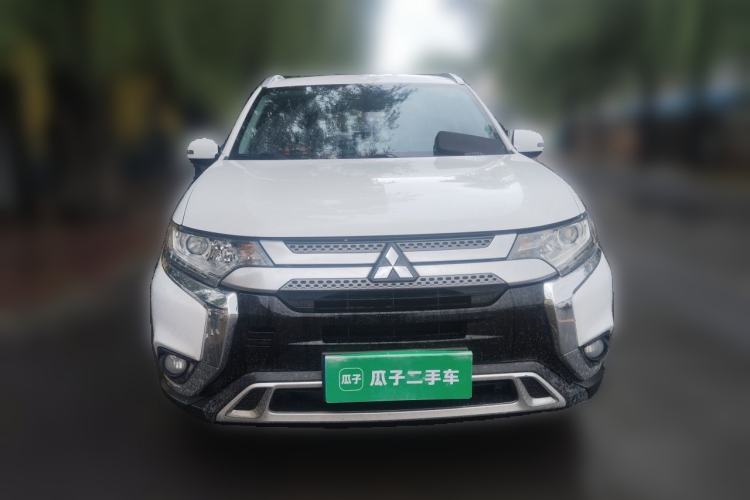 Used Mitsubishi Outlander 2020 2.0L Two-Wheel Drive Enjoyment Version 5 Seats Front