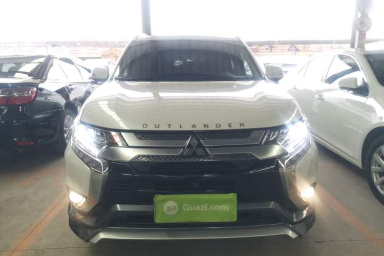 Used Mitsubishi Outlander 2020 2.4L 4x4 Zhi Xiang Edition 5 Seats Front
