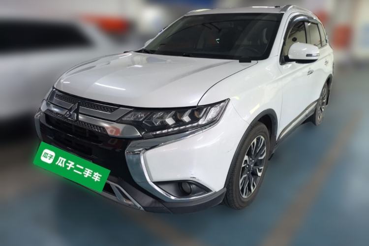 Used Mitsubishi Outlander 2020 2.4L 4x4 Zhi Xiang Edition 5 Seats Front Left 45 Deg