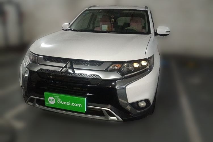 Used Mitsubishi Outlander 2020 2.4L 4x4 Zhi Xiang Edition 7-Seater Front