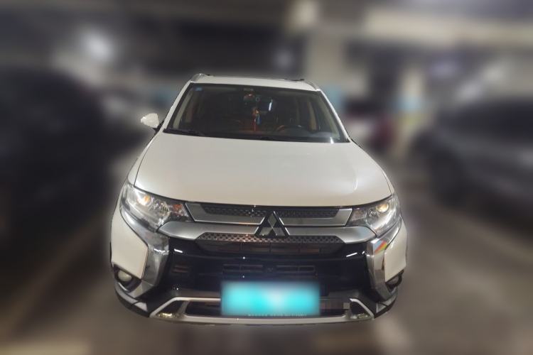 Used Mitsubishi Outlander 2020 2.0L Two-Wheel Drive Comfort Edition 7-Seater Front