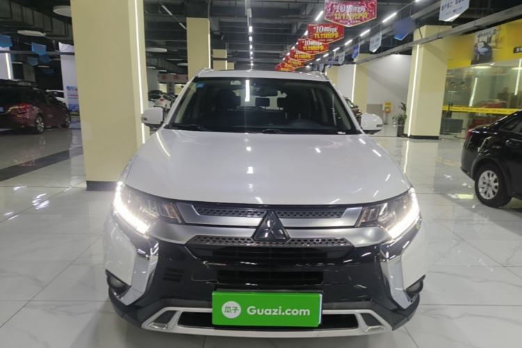 Used Mitsubishi Outlander 2020 2.4L 4x4 Zhi Xiang Edition 7-Seater Front