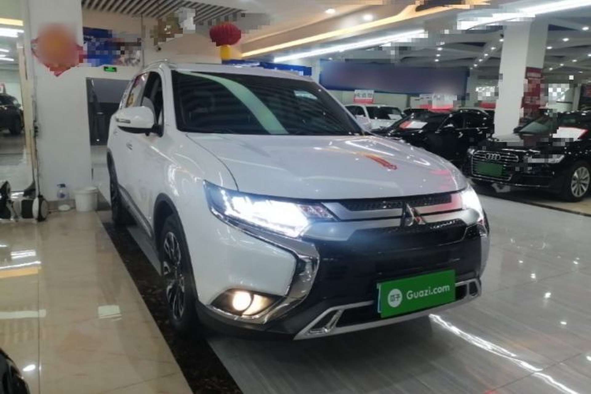 Used Mitsubishi Outlander 2020 2.4L 4x4 Zhi Xiang Edition 5 Seats Front Right 45 Deg