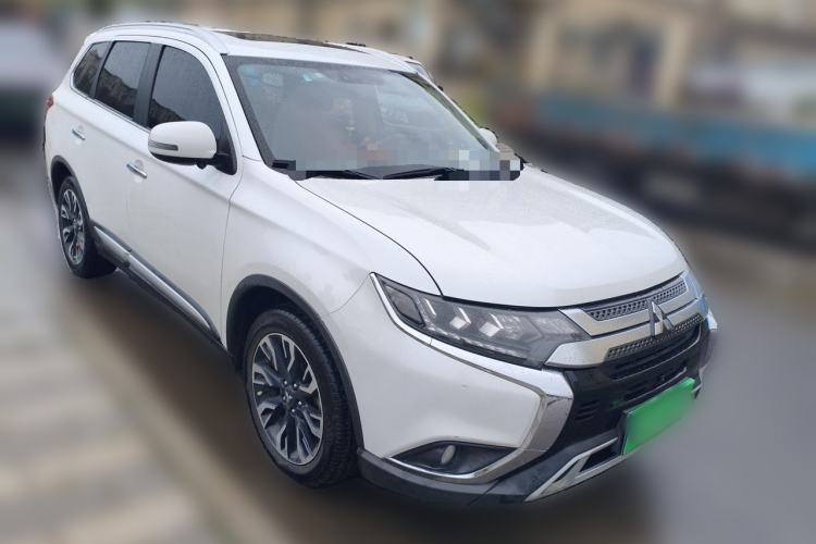 Used Mitsubishi Outlander 2020 2.4L 4x4 Zhi Xiang Edition 5 Seats Front Right 45 Deg