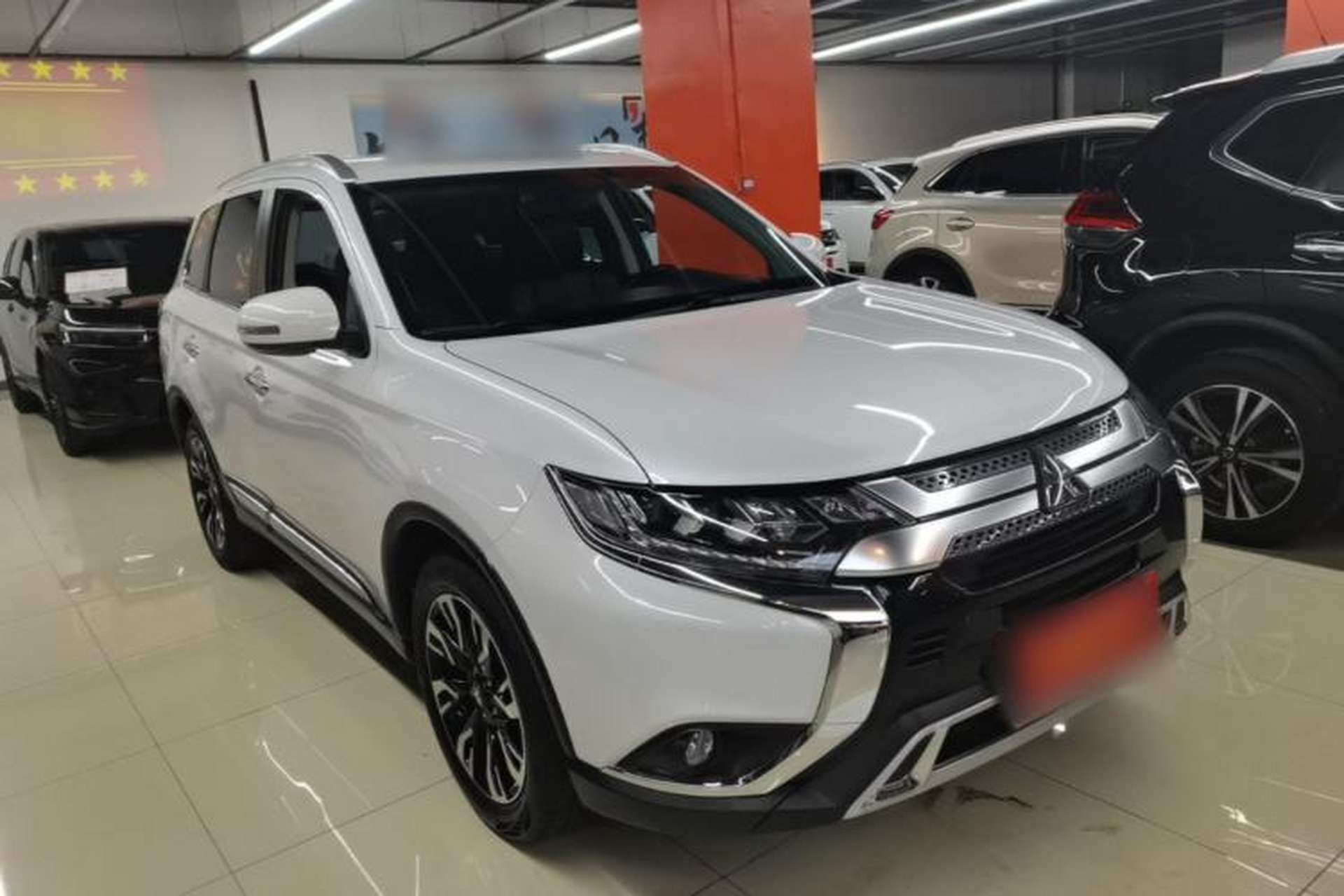 Used Mitsubishi Outlander 2020 2.4L 4x4 Zhi Xiang Edition 5 Seats Front Right 45 Deg