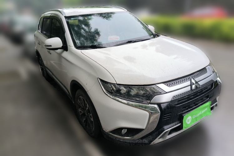 Used Mitsubishi Outlander 2020 2.4L 4x4 Zhi Xiang Edition 5 Seats Front Right 45 Deg