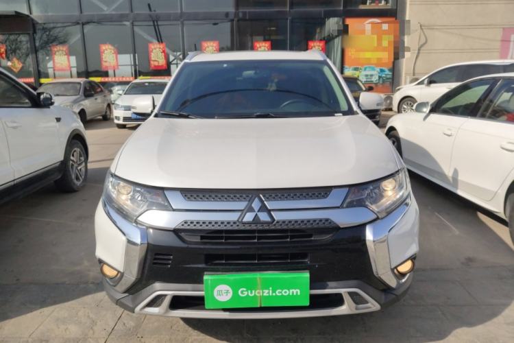 Used Mitsubishi Outlander 2020 2.0L Two-Wheel Drive Enjoyment Version 5 Seats Front