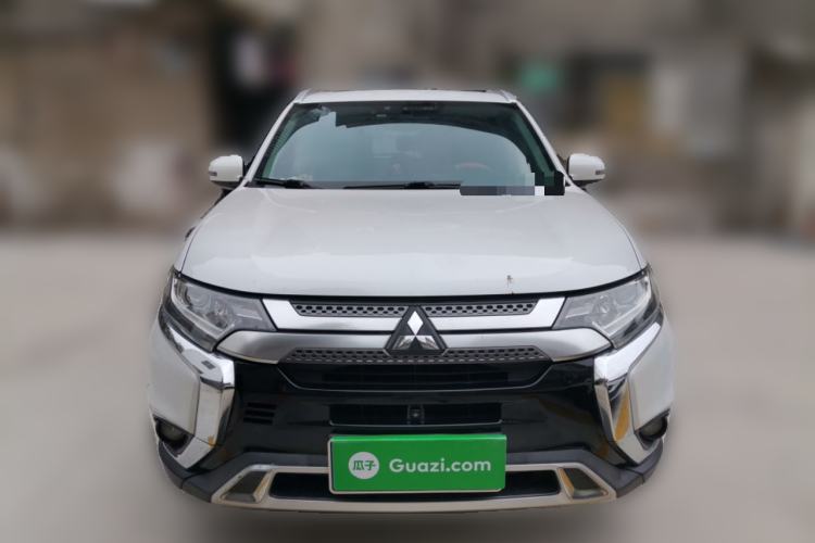 Used Mitsubishi Outlander 2020 2.0L Two-Wheel Drive Enjoyment Version 5 Seats Front