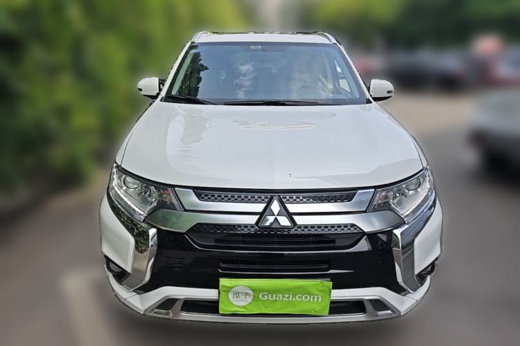 Used Mitsubishi Outlander 2020 2.0L Two-Wheel Drive Comfort Edition 7-Seater Front