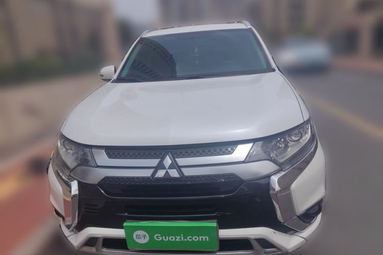 Used Mitsubishi Outlander 2020 2.0L Two-Wheel Drive Enjoyment Version 5 Seats Front