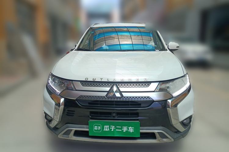 Used Mitsubishi Outlander 2020 2.0L Two-Wheel Drive Enjoyment Version 5 Seats Front