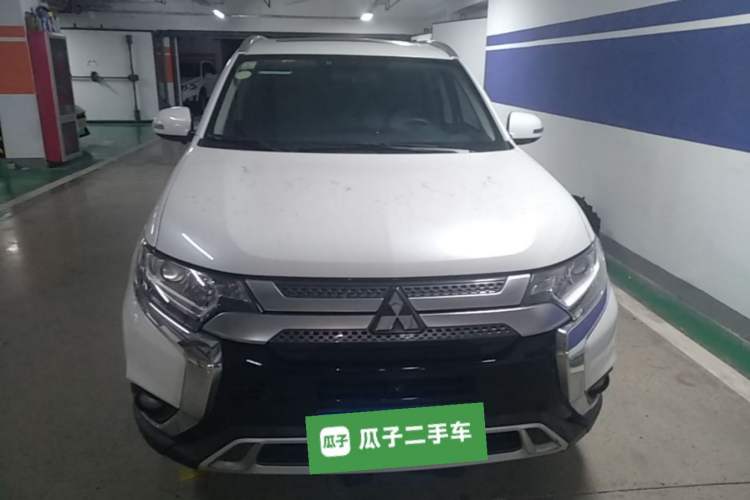 Used Mitsubishi Outlander 2020 2.0L Two-Wheel Drive Enjoyment Version 5 Seats Front