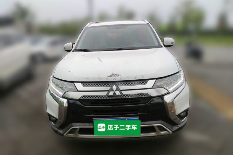 Used Mitsubishi Outlander 2020 2.0L Two-Wheel Drive Enjoyment Version 5 Seats Front