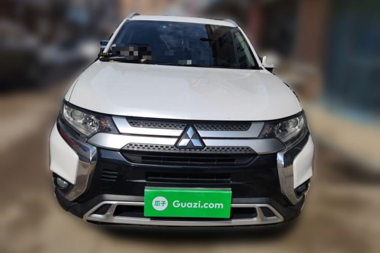 Used Mitsubishi Outlander 2020 2.0L Two-Wheel Drive Enjoyment Version 5 Seats Front