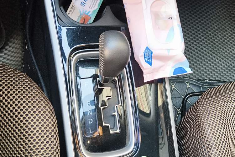 Used Mitsubishi Outlander 2020 2.4L 4x4 Zhi Xiang Edition 5 Seats Gear Lever