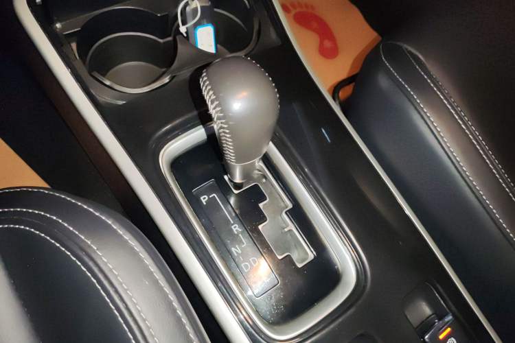 Used Mitsubishi Outlander 2020 2.0L Two-Wheel Drive Enjoyment Version 5 Seats Gear Lever