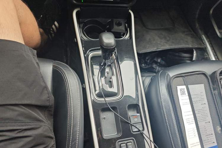 Used Mitsubishi Outlander 2020 2.0L Two-Wheel Drive Enjoyment Version 5 Seats Gear Lever