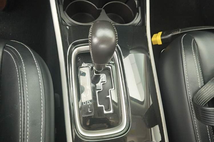 Used Mitsubishi Outlander 2020 2.0L Two-Wheel Drive Enjoyment Version 5 Seats Gear Lever