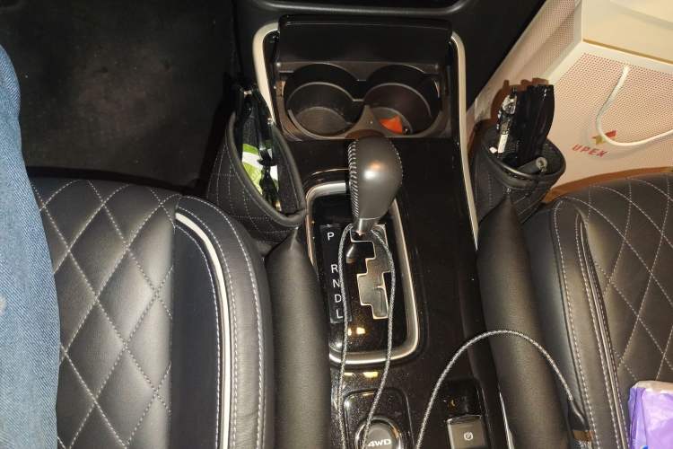 Used Mitsubishi Outlander 2020 2.4L 4x4 Zhi Xiang Edition 7-Seater Gear Lever