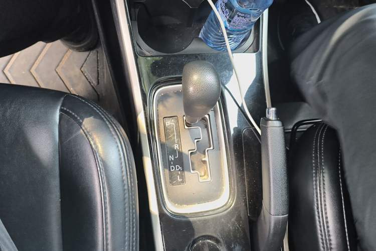 Used Mitsubishi Outlander 2020 2.0L Two-Wheel Drive Comfort Edition 5 Seats Gear Lever