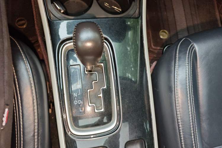 Used Mitsubishi Outlander 2020 2.0L Two-Wheel Drive Enjoyment Version 5 Seats Gear Lever