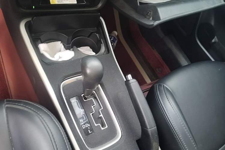 Used Mitsubishi Outlander 2020 2.0L Two-Wheel Drive Comfort Edition 5 Seats Gear Lever