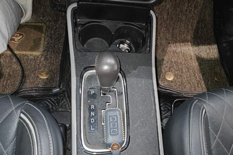 Used Mitsubishi Outlander 2020 2.4L 4x4 Zhi Xiang Edition 5 Seats Gear Lever