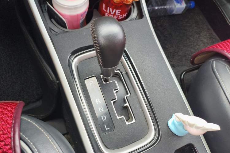 Used Mitsubishi Outlander 2020 2.4L 4x4 Zhi Xiang Edition 5 Seats Gear Lever