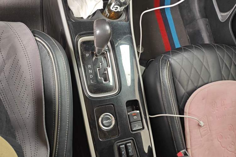 Used Mitsubishi Outlander 2020 2.4L 4x4 Zhi Xiang Edition 5 Seats Gear Lever