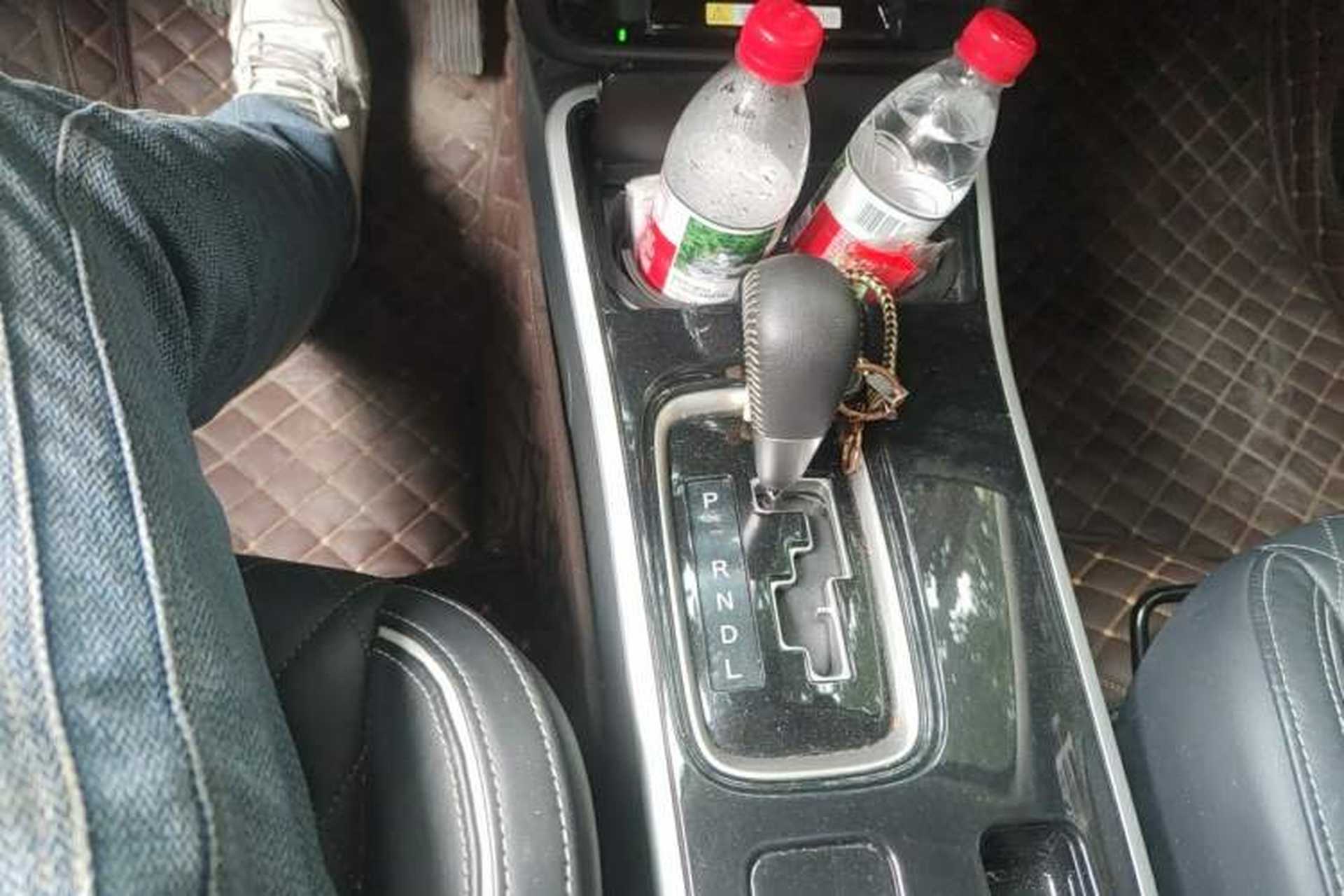 Used Mitsubishi Outlander 2020 2.4L 4x4 Zhi Xiang Edition 7-Seater Gear Lever