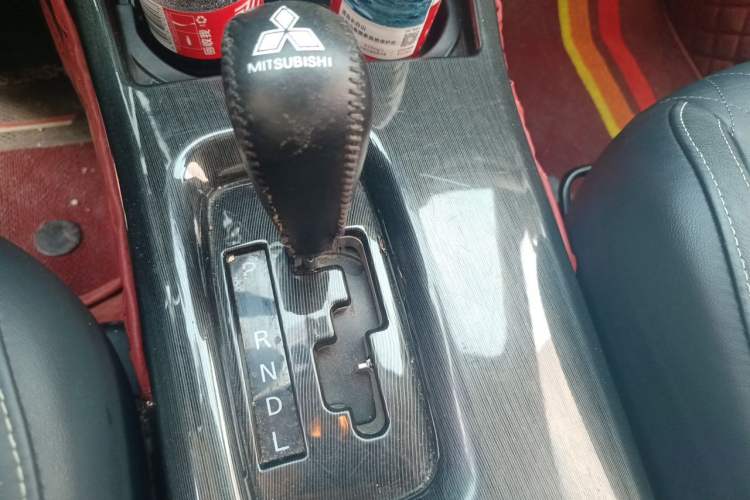 Used Mitsubishi Outlander 2020 2.4L 4x4 Zhi Xiang Edition 5 Seats Gear Lever