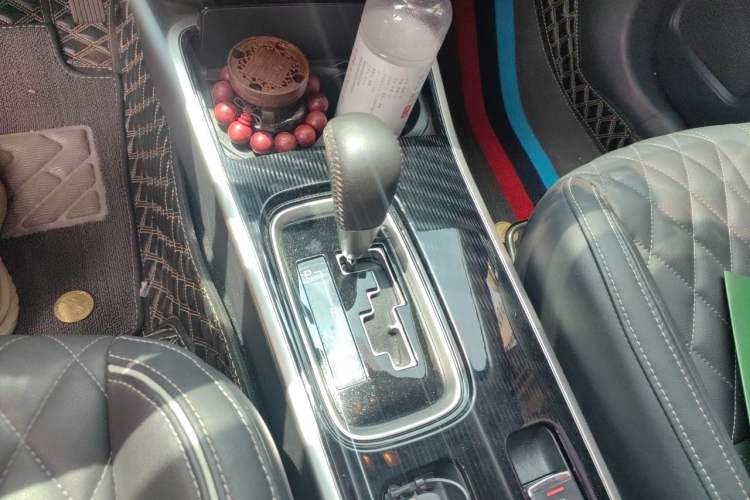 Used Mitsubishi Outlander 2020 2.0L Two-Wheel Drive Enjoyment Version 5 Seats Gear Lever