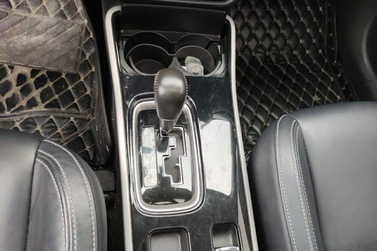 Used Mitsubishi Outlander 2020 2.0L Two-Wheel Drive Enjoyment Version 5 Seats Gear Lever