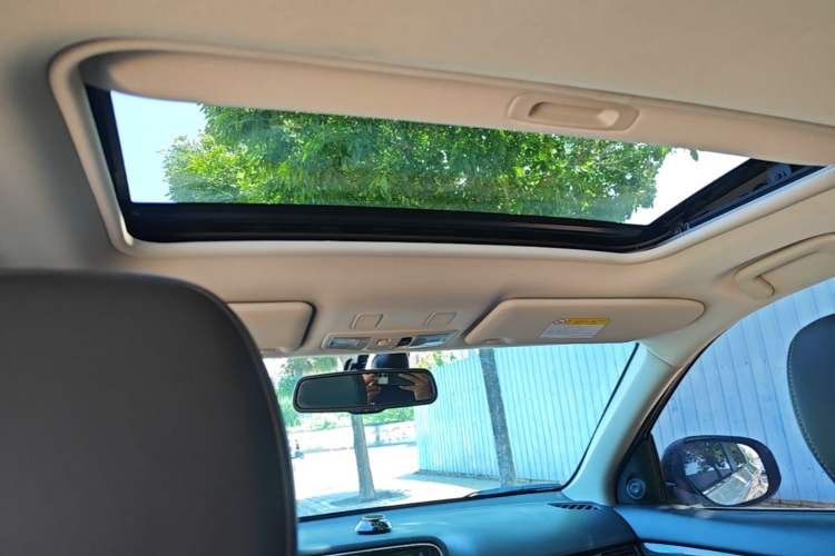 Used Mitsubishi Outlander 2020 2.4L 4x4 Zhi Xiang Edition 7-Seater Headliner