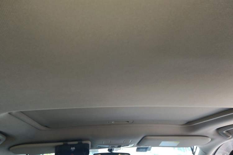 Used Mitsubishi Outlander 2020 2.0L Two-Wheel Drive Comfort Edition 7-Seater Headliner