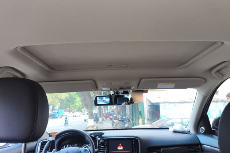 Used Mitsubishi Outlander 2020 2.4L 4x4 Zhi Xiang Edition 7-Seater Headliner