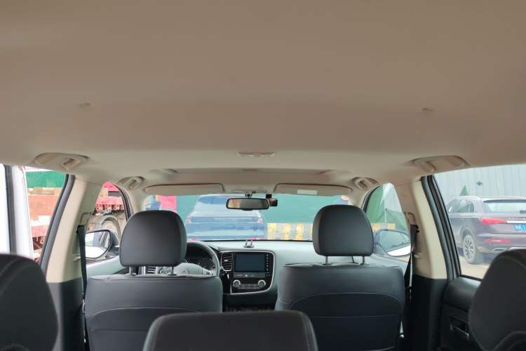 Used Mitsubishi Outlander 2020 2.0L Two-Wheel Drive Enjoyment Version 5 Seats Headliner