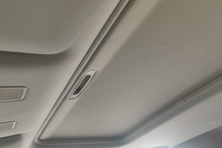 Used Mitsubishi Outlander 2020 2.4L 4x4 Zhi Xiang Edition 7-Seater Headliner
