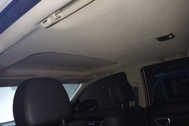 Used Mitsubishi Outlander 2020 2.0L Two-Wheel Drive Comfort Edition 7-Seater Headliner
