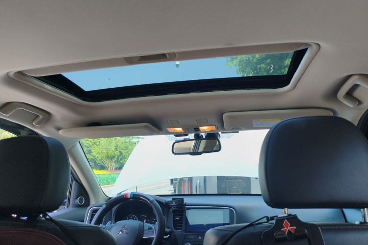 Used Mitsubishi Outlander 2020 2.4L 4x4 Zhi Xiang Edition 7-Seater Headliner